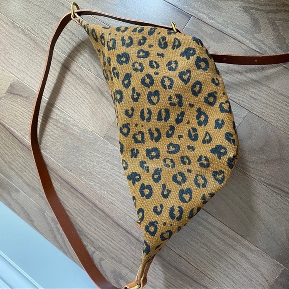 Madewell The Canvas Sling Bag in Leopard Love - Picture 2 of 10